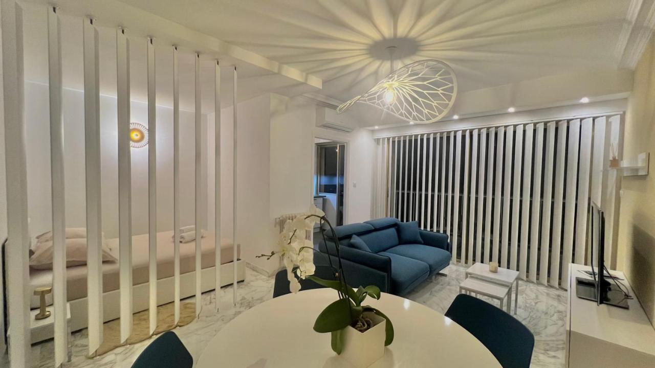 Seaviews By Jenni Menton, La Suite, Superbe Front De Mer, Top Emplacement Avec Terrasse Et Parking! Exterior photo