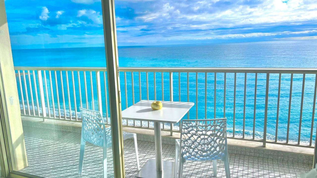 Seaviews By Jenni Menton, La Suite, Superbe Front De Mer, Top Emplacement Avec Terrasse Et Parking! Exterior photo